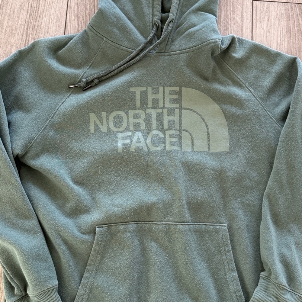 The North Face Women's Half Dome Pullover Hoodie Green Medium - Picture 2 of 6